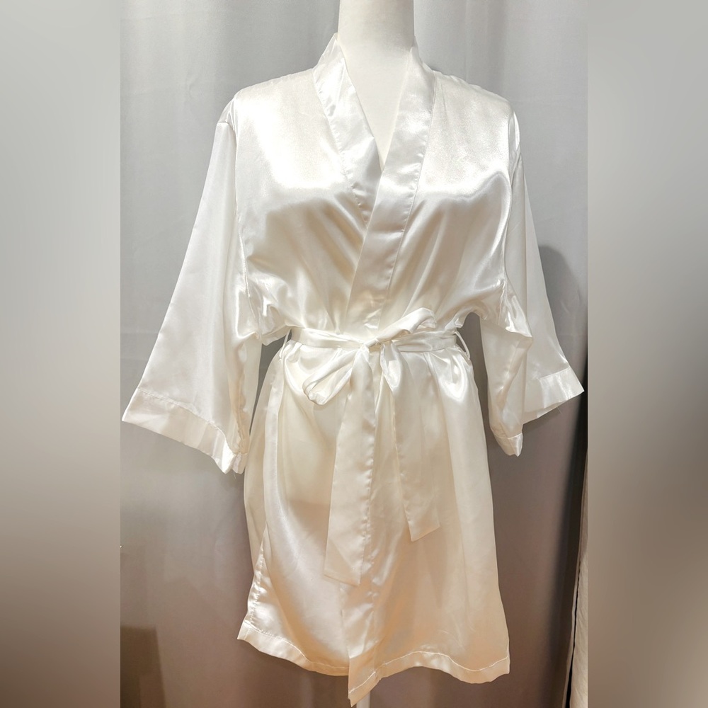 Satin Bride’s Robe - Picture 2 of 4